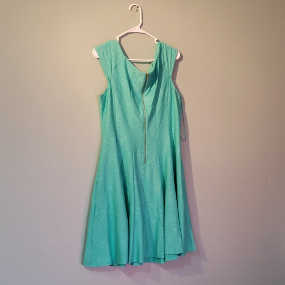 Dress - Picture 2 of 2